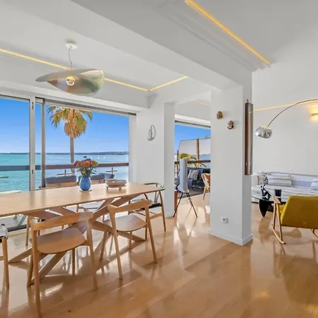 アパート Ref 2060 Beachfront With Sea View