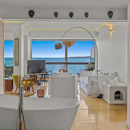 Ref 2060 Beachfront With Sea View アパート カンヌ